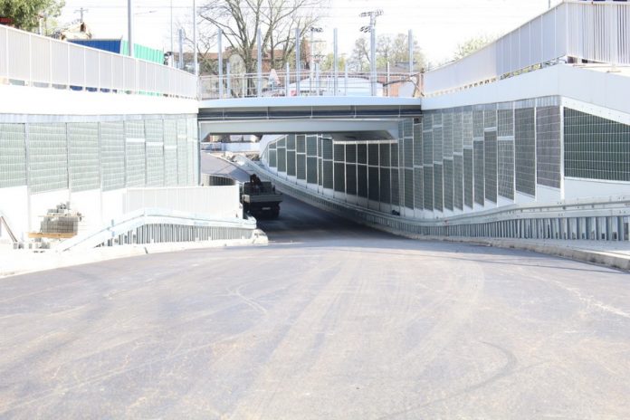 tunel w zielonce