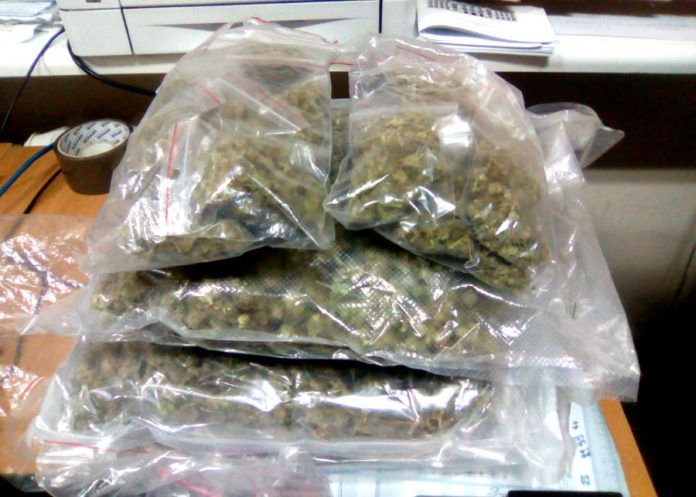Policjanci z Ząbek zabezpieczyli ponad 2 kg narkotyków, fot: Policja