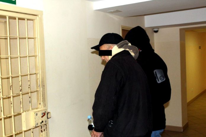 Zatrzymany 48-letni Artur W., fot: Komenda Stołeczna Policji w Warszawie