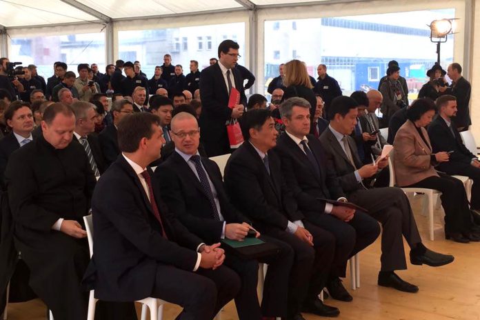 Nuctech w Kobyłce - uroczystość wbudowania kamienia węgielnego, fot: UM Kobyłka