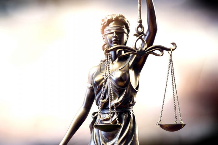 Statua sprawiedliwości, fot: Fotolia.com