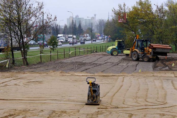 Budowa parkingu przy ulicy Sportowej w Markach, fot: WWL24