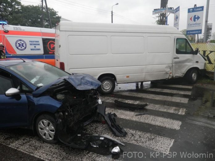 Niebezpiecznie na drogach, fot. KP PSP Wołomin