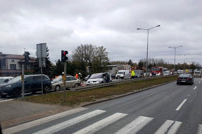 Wypadek na S8 w Słupnie w kierunku Radzymina - utrudnienia