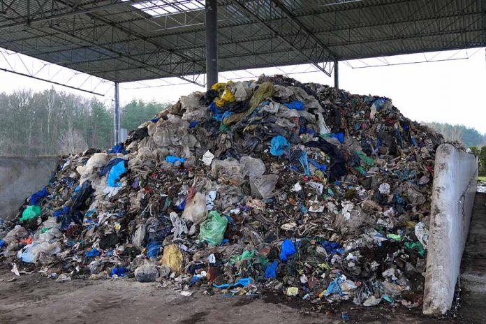 Składowisko śmieci w Wołominie, fot: WWL24