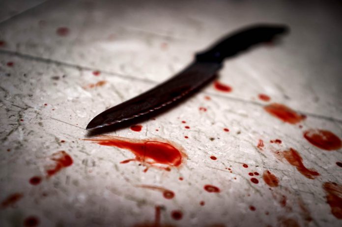 Zakrwawiony nóż, fot: fotolia.com