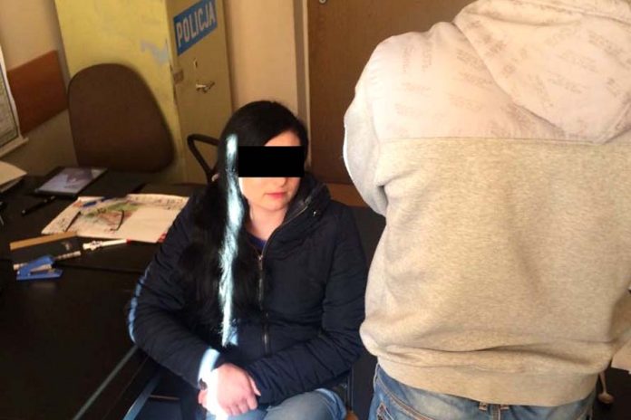 Okradała firmę z kosmetyków i sprzedawała je przez internet, fot: Komenda Powiatowa Policji w Wołominie