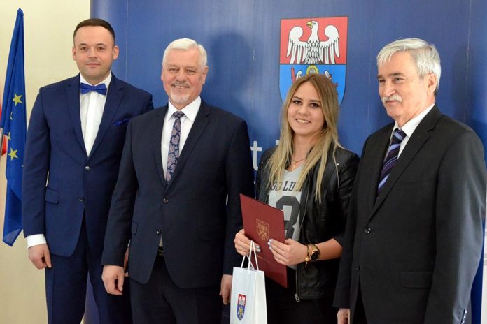 Nagrody Starosty dla najlepszych sportowców powiatu wołomińskiego, fot: Starostwo Powiatowe w Wołominie