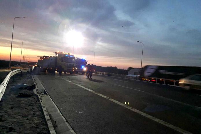 Poranny wypadek ciężarówki na trasie S8, fot: OSP Kobyłka