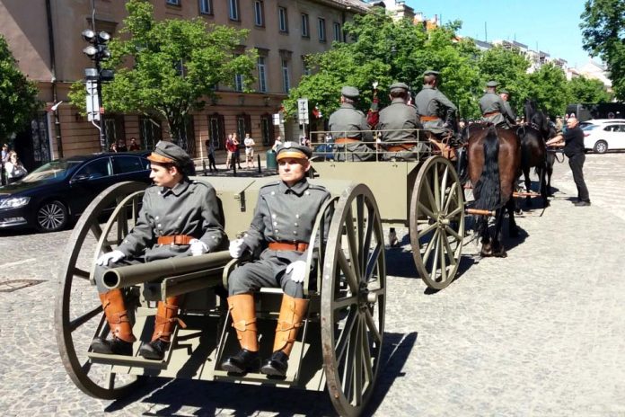 Gen. Brzoza-Brzezina spoczął na Wojskowych Powązkach, fot: zielonka.pl