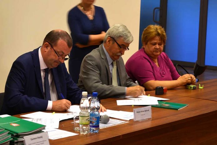Dofinansowanie na przebudowę drogi powiatowej w Klembowie, fot: powiat-wolominski.pl