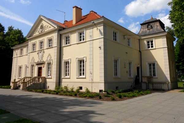 Pałac w Woli Rasztowskiej, fot: klembow.pl
