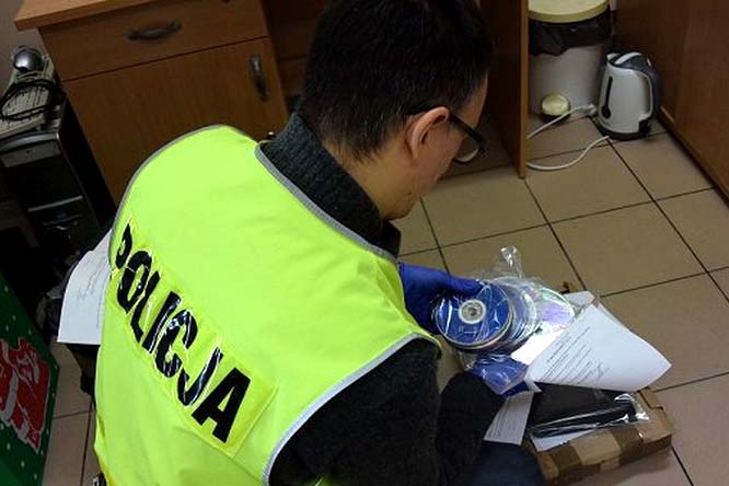 Przechowywał na dyskach pornografię z nieletnimi