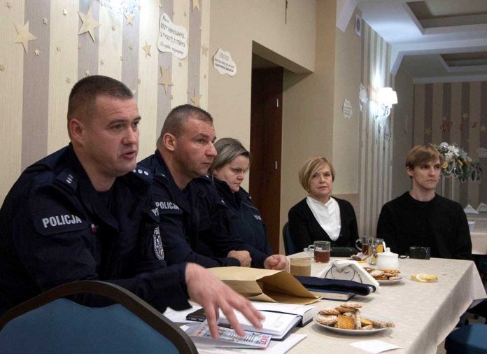 Debata o bezpieczeństwie seniorów w Wołominie, fot: KPP Wołomin
