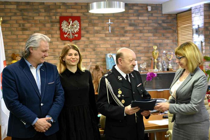 300 tys. złotych dotacji dla Ochotniczej Straży Pożarnej w Wołominie, fot: UM Wołomin