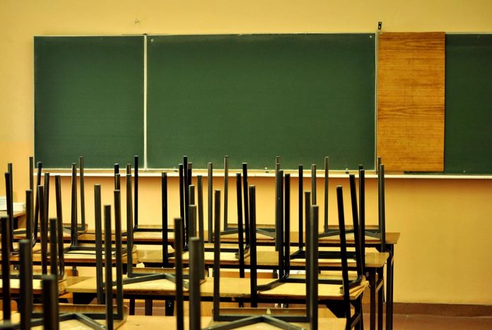 Pusta klasa, szkoła, fot: Grzegorz Polak/fotolia.com