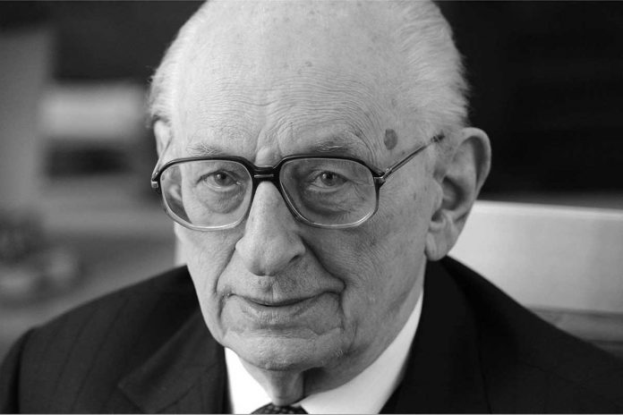 Wernisaż wystawy prof. Władysława Bartoszewskiego w Radzyminie