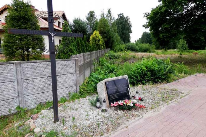 75 rocznica Śmierci Żołnierzy NSZ, fot: powiat-wolominski.pl