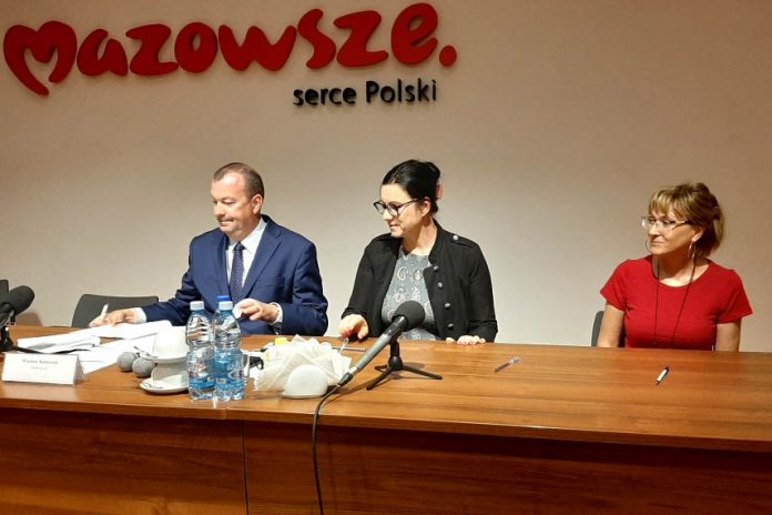 Dofinansowanie na pracownię językową w SP3 w Kobyłce, fot: kobylka.pl