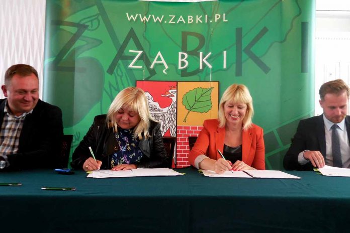 Umowa na budowę ul. Projektowanej w Ząbkach, fot: zabki.pl