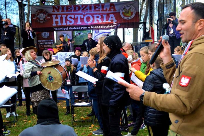 Niedziela z Historią w Pałacu w Chrzęsnem, fot: powiat-wolominski.pl