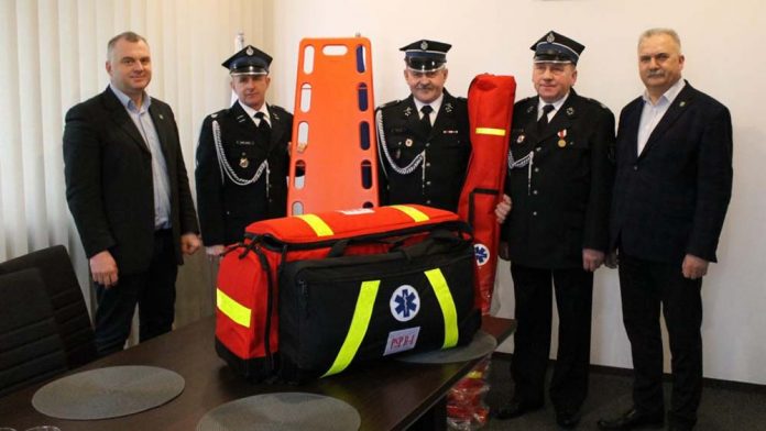Sprzęt Ratownictwa Medycznego dla OSP w Woli Ręczajskiej, fot: gminaposwietne.pl