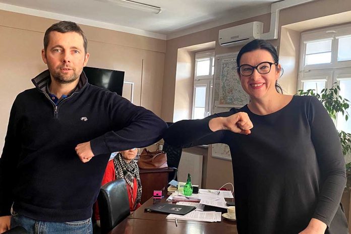 Współpraca Kobyłki ze Schroniskiem w Korabiewicach, fot: kobylka.pl