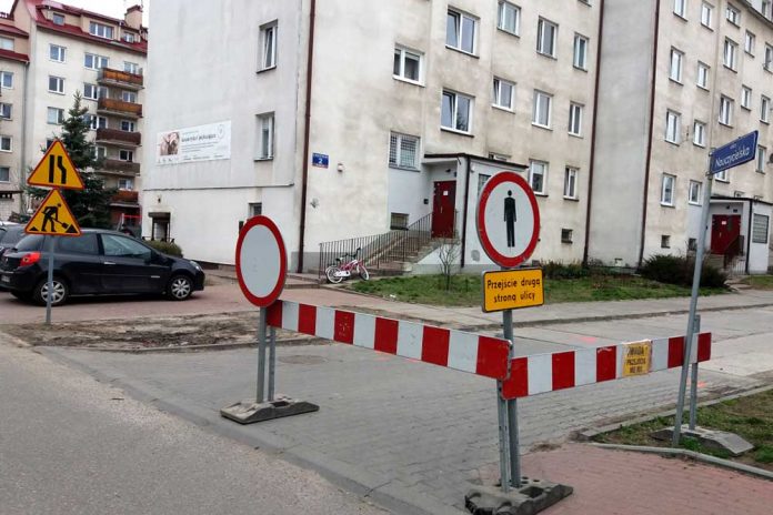 Rozpoczęcie prac na ul. Nauczycielskiej i Młodzieżowej w Zielonce, fot: zielonka.pl