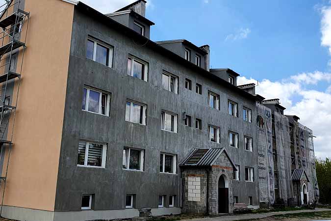 Termomodernizacja budynku komunalnego w Tłuszczu, fot: tluszcz.pl
