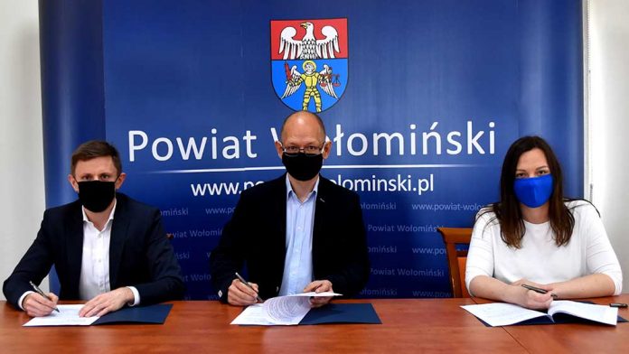 Umowa na najem lokalu dla Poradni Psychologiczno-Pedagogicznej w Ząbkach, fot: powiat-wolominski.pl