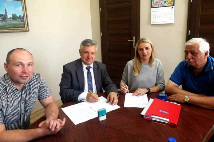 Umowa na remont Placu Dreszera i dróg w Jadowie, fot: jadow.az.pl