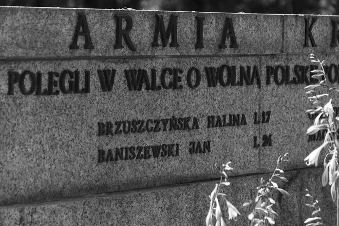 76. rocznica śmierci sanitariuszki Halinki Brzuszczyńskiej ps. „Mała”, fot: wolomn.org