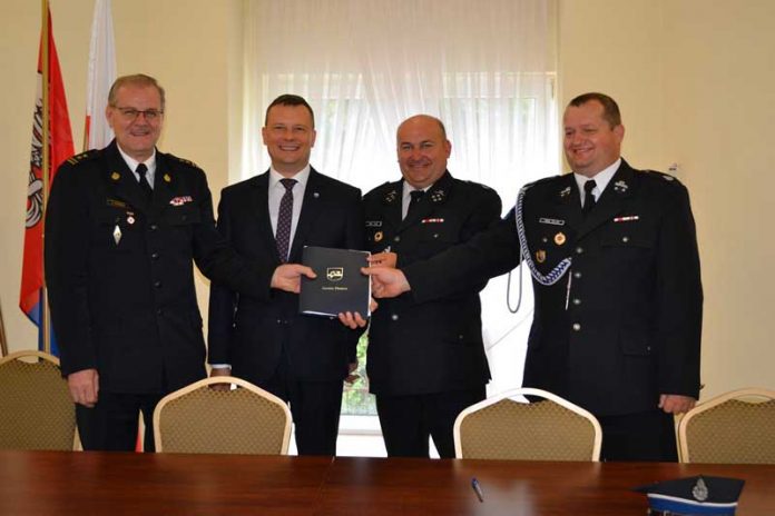 Podpisanie porozumienia przystąpienia OSP Jasienica do KSRG, fot: tluszcz.pl