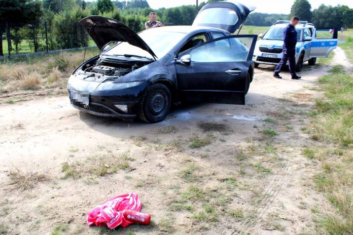 Poszukiwany, po alkoholu, w kradzionej hondzie uciekał policjantom, fot: policja.pl