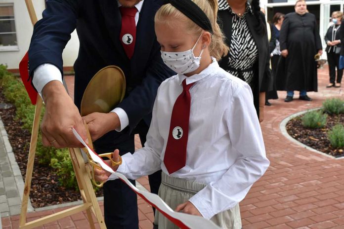 Nowe skrzydło Szkoły w Zagościńcu oddane do użytku, fot: wolomin.org