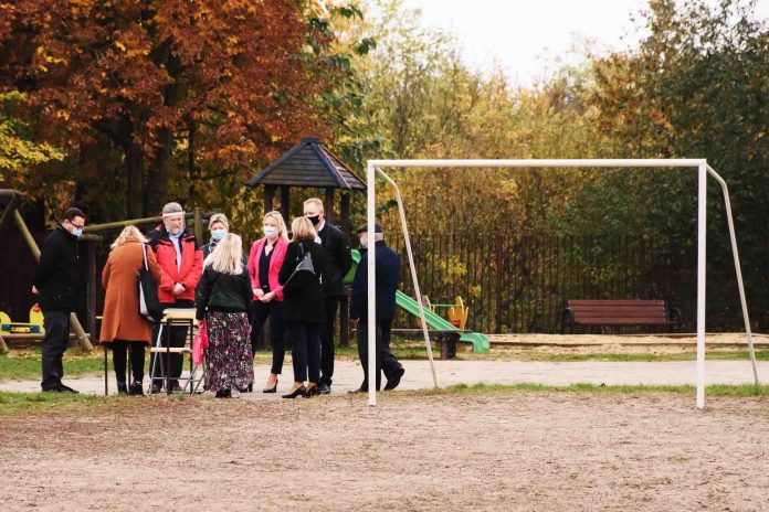 Powstanie wielofunkcyjne boisko w Starych Grabiach, fot: wolomin.org