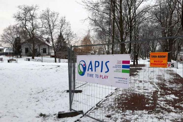 Plac budowy w Parku Czartoryskiej, fot: radzymin.pl