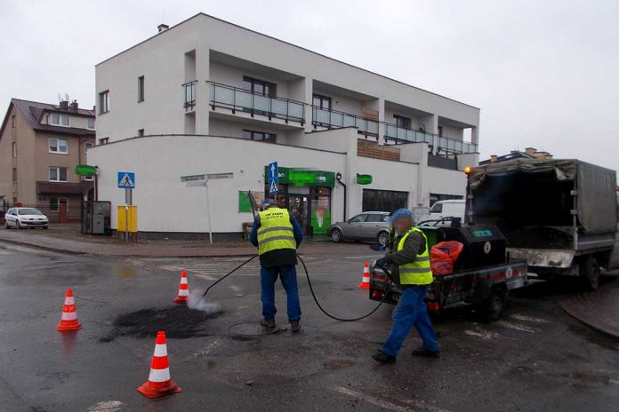 Naprawy ząbkowskich ulic, fot: zabki.pl