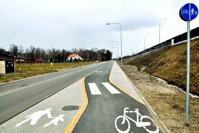 Nowa infrastruktura drogowa w ulicy Pustelnickiej w Zielonce, fot: zielonka.pl