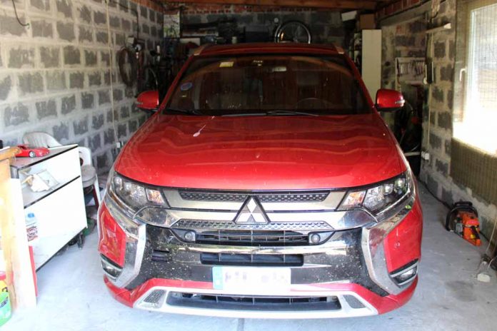 Skradzione w Berlinie mitsubishi odnalezione w Ząbkach, fot: policja.pl