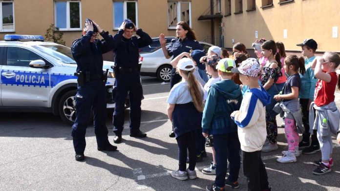 Wizyta w Komendzie Powiatowej Policji w Wołominie, fot: policja.pl