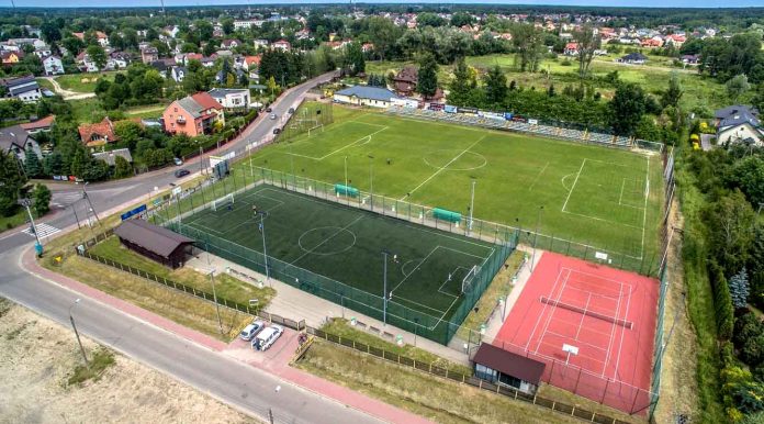 Dofinansowanie na modernizację stadionu miejskiego w Tłuszczu, fot: tluszcz.pl