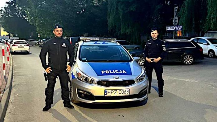 Wyważyli kraty by uratować życie seniorce, fot. policja.pl