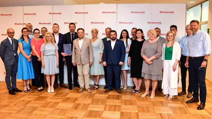 Samorządy dzielą się kosztami budowy linii kolejowej Zegrze-Przasnysz, fot. arch. UMWM