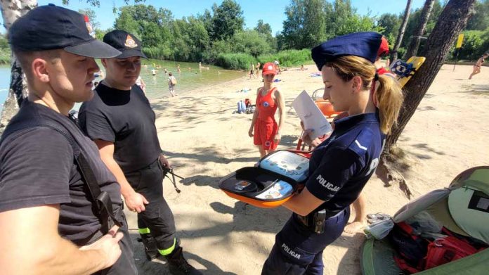 Wspólne patrole policji i straży nad akwenami wodnymi, fot: policja.pl