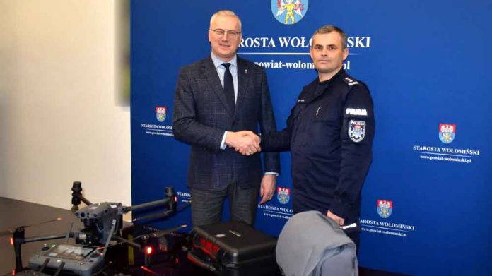 Nowoczesny dron dla wołomińskiej policji, fot. policja.pl