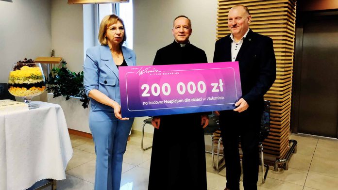 Gmina Wołomina przekazała 200 tys. zł dotacji na budowę hospicjum dla dzieci, fot. wolomin.org