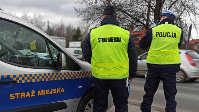 Wspólne patrole policji i straży miejskiej, fot. policja.pl