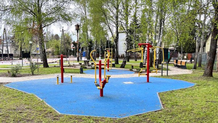 Zakończono modernizację skweru Lotników Brygady Pościgowej w Zielonce, fot. zielonka.pl