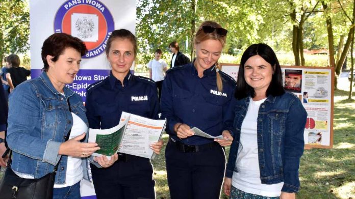 Policjanci na pikniku ekologicznym w Zielonce, fot. policja.pl